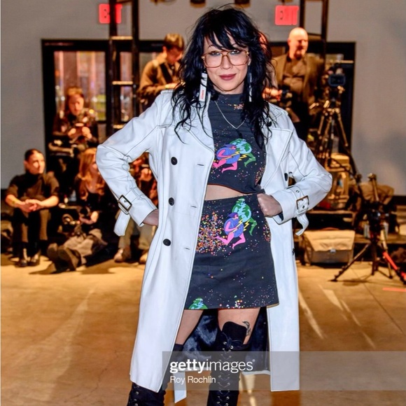 Meet your Posher, Michelle - Picture 1 of 5